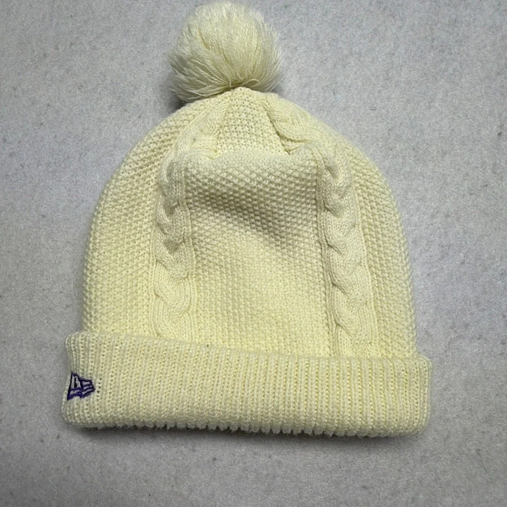 Los Angeles Lakers Beanie Hat Cream Cable Knit Pom New Era NBA Womens‎
